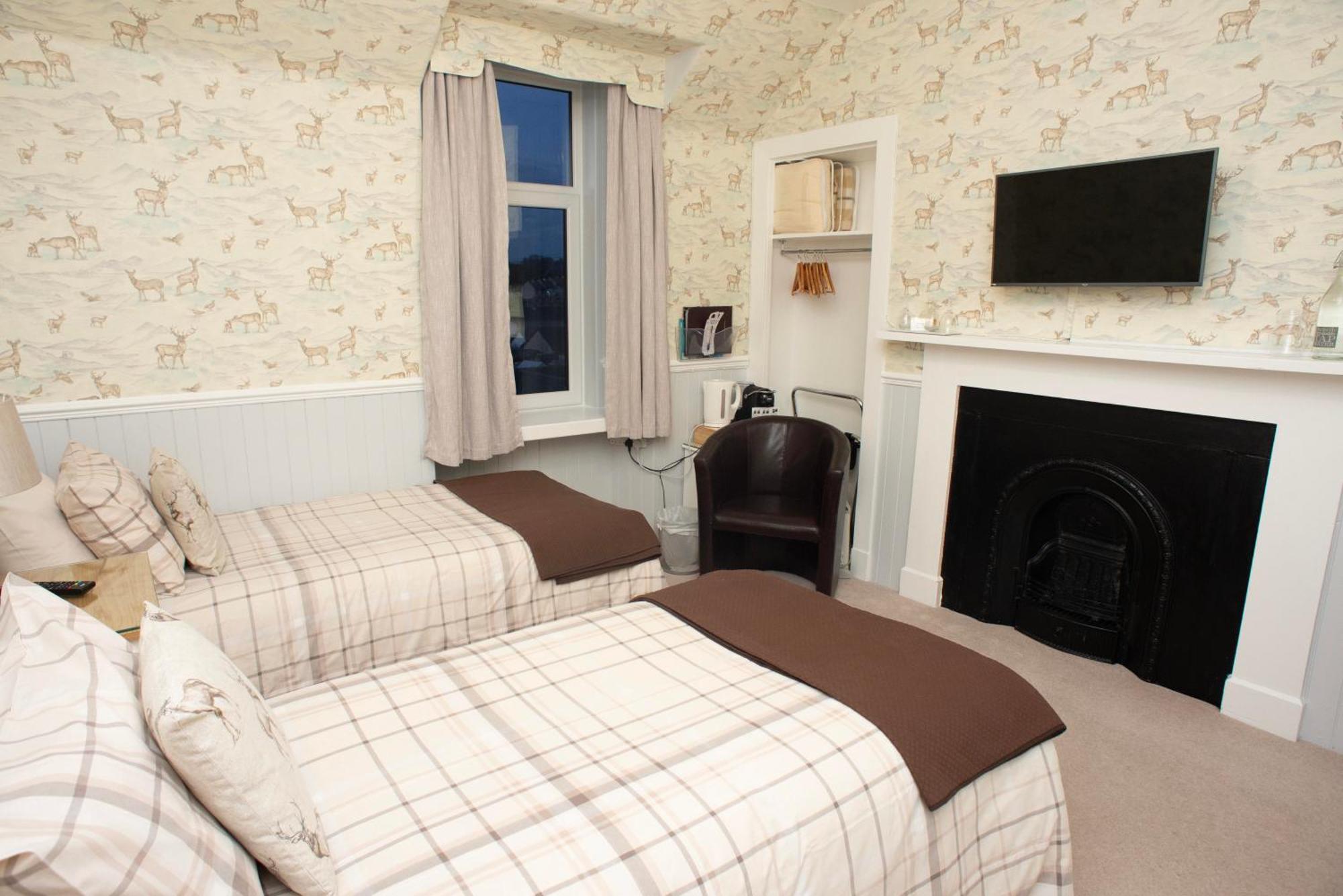 Dunvegan Bed & Breakfast Dufftown Exterior photo